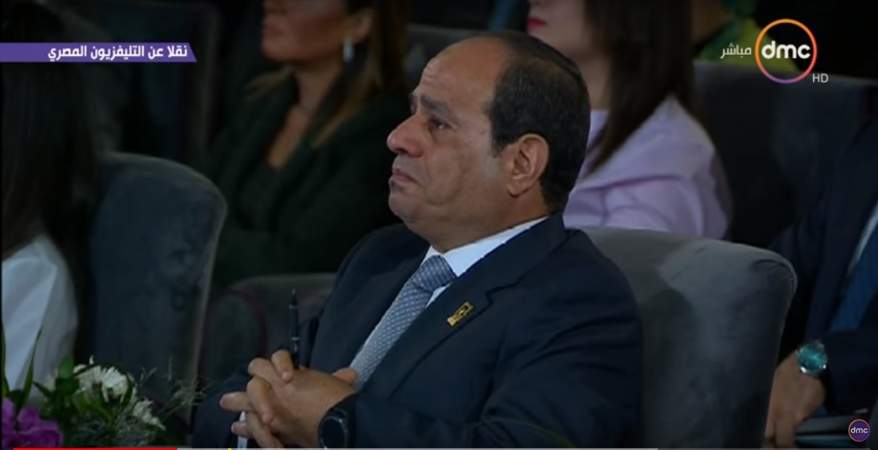   فيديو.. الرئيس السيسى يبكى فى المؤتمر السادس للشباب
