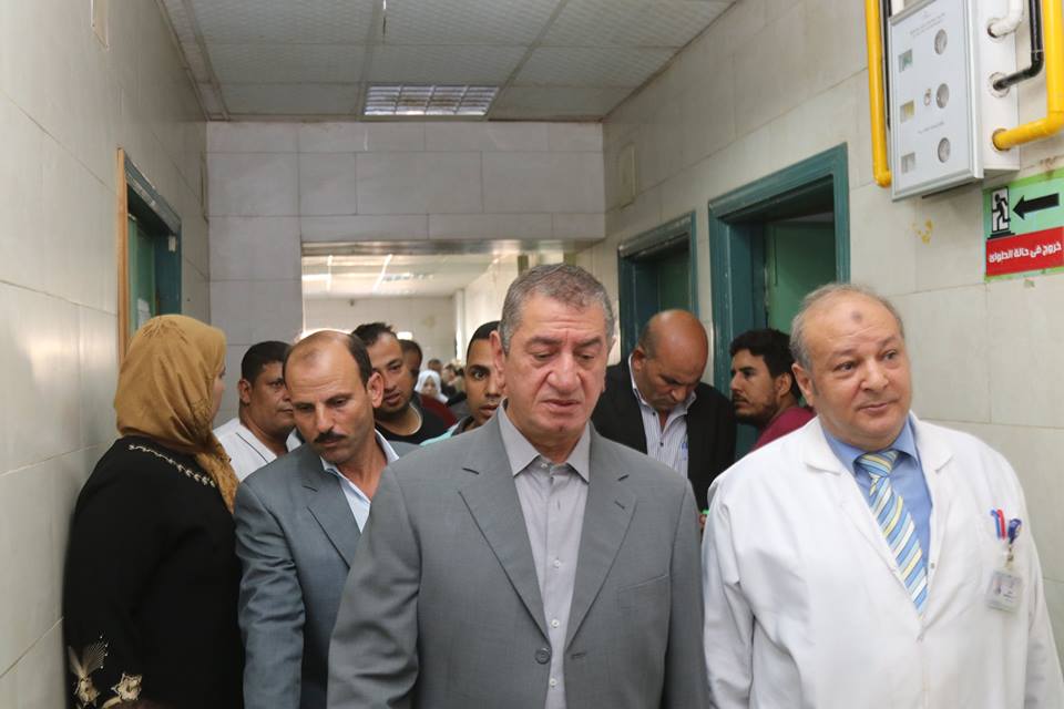   محافظ كفرالشيخ يفاجئ بزيارته المستشفى العام ويحيل 47 طبيباً للتحقيق
