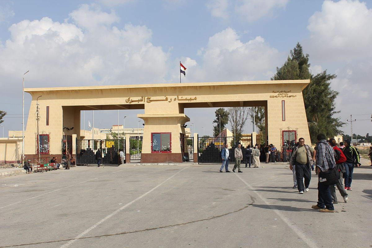   السلطات المصرية: معبر رفح مفتوح فى الاتجاهين ولم يغلق