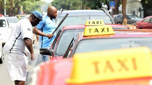   مقتل 11 سائق سيارة أجرة في جنوب إفريقيا
