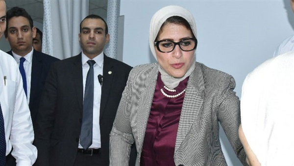   وزيرة الصحة تتوجه إلى مستشفى زايد التخصصى للاطمئنان على مصابى حادث المنيا الإرهابى