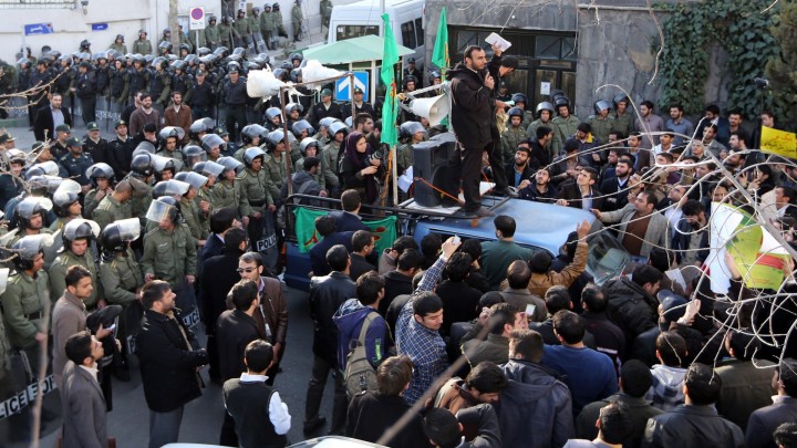   المظاهرات فى إيران تتواصل لليوم السادس على التوالى احتجاجا على سياسات النظام