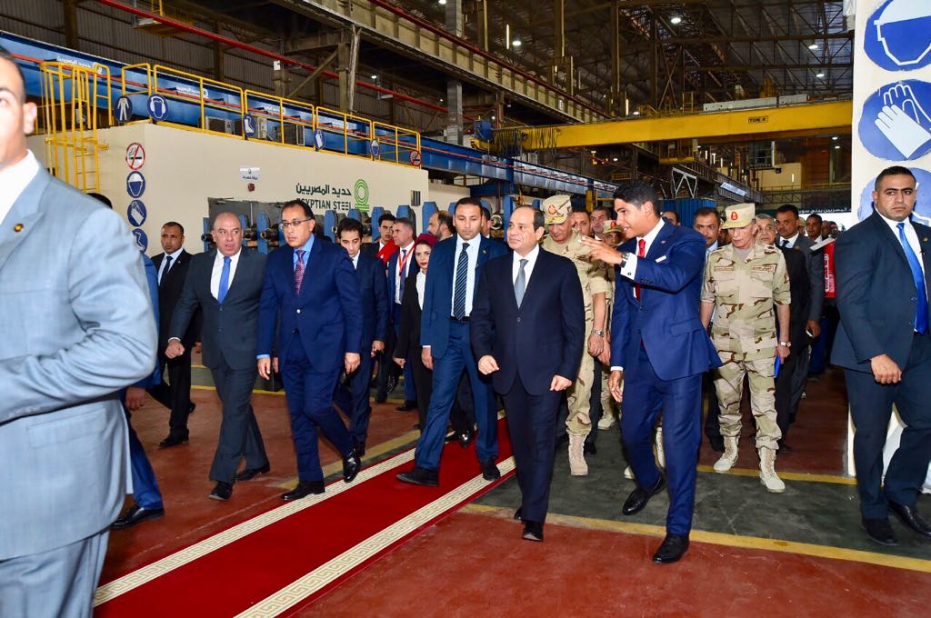   صور وفيديو|| الرئيس يتفقد مصنع حديد المصريين