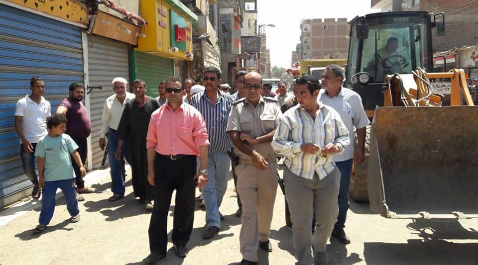   إزالة 336 حالة تعد وإشغالات من شوارع مدينة سمسطا ببني سويف