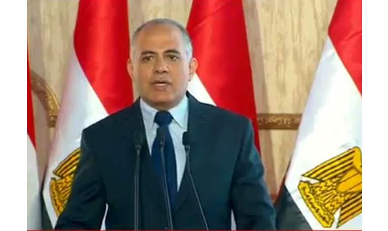   وزير الرى يستعرض جهود الوزارة أمام الرئيس السيسى فى افتتاح قناطر أسيوط الجديدة