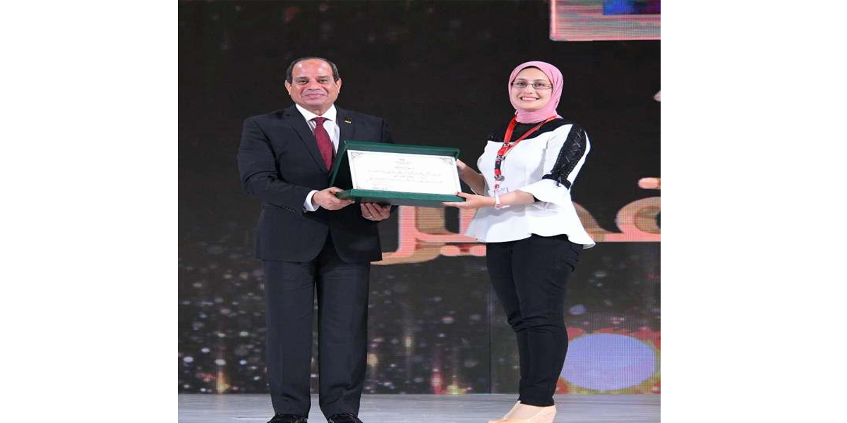   رئيس جامعة كفر الشيخ: إيمان راغب من الطلاب المتميزين بالكلية وتكريمها من السيسي فخر لنا