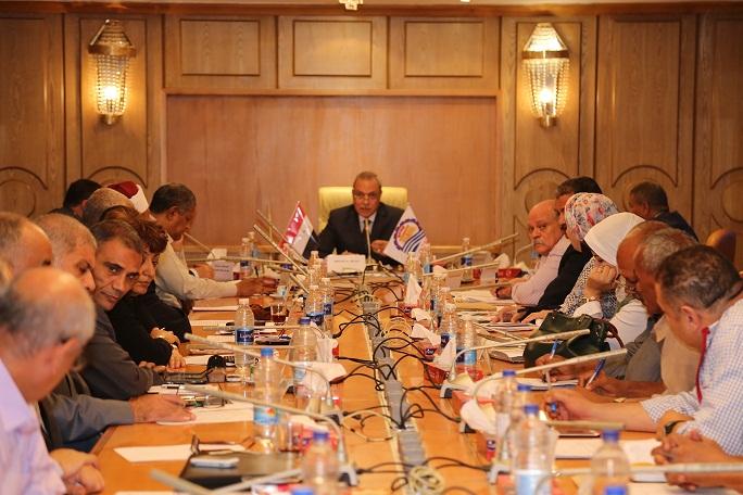   «الهجان»  يعقد اجتماع المجلس التنفيذي لمحافظة قنا