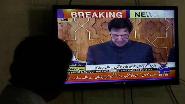   عمران خان يؤدي اليمين الدستورية رئيسا لحكومة باكستان