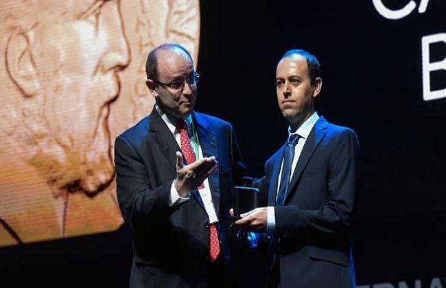   سرقة جائزة عالمية من عالم رياضيات كردي خلال حفل في «ريو دي جانيرو»