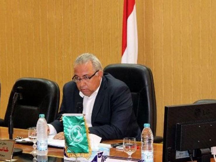   محافظ الشرقية يوقف رئيس مركز أبو حماد عن العمل بسبب «سرقة سيارته»