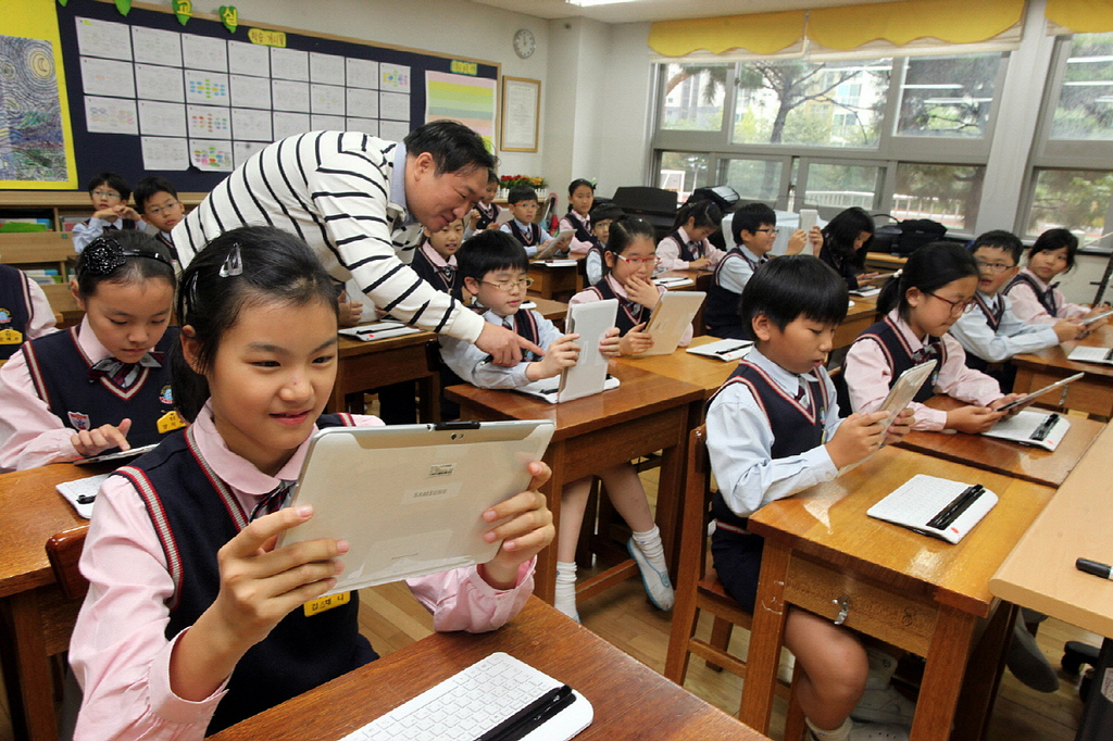   «ناس تانية»: ممنوع شرب القهوة فى مدارس كوريا الجنوبية