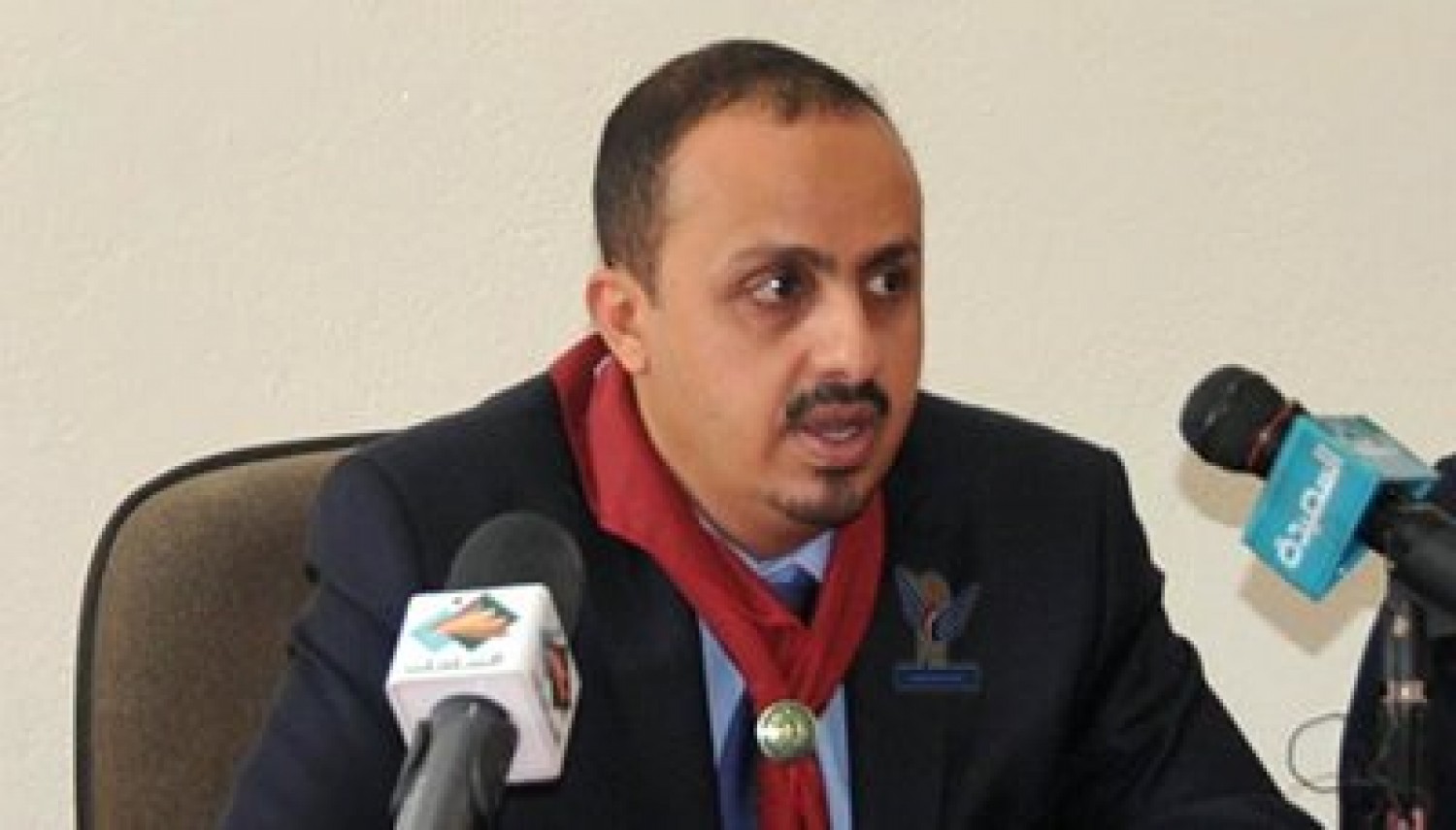   وزير الإعلام اليمني: زيارة الرئيس هادي إلى مصر ناقشت قضايا سياسية واقتصادية وأمنية هامة