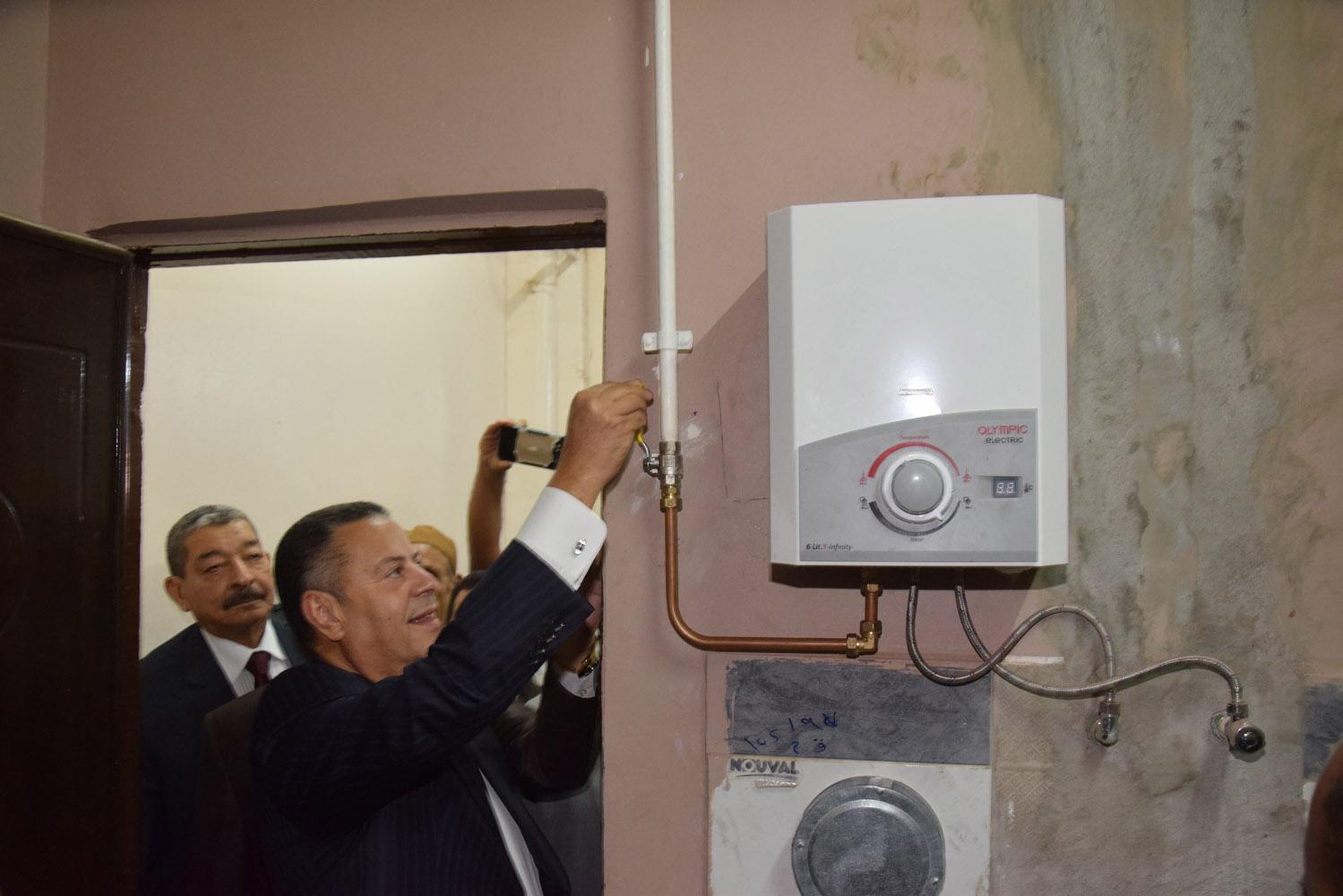      محافظ بني سويف يطلق إشارة تشغيل خدمة الغاز الطبيعي في أول قرية بمركز ناصر
