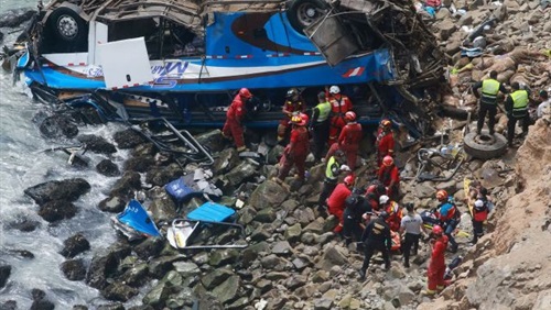   مقتل وإصابة 36 شخصًا جراء سقوط حافلة بنهر في بيرو