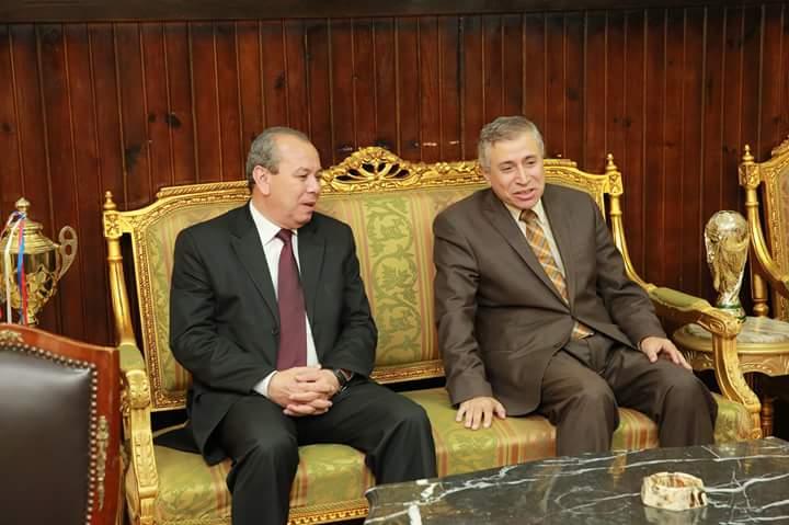   بالصور| محافظ كفرالشيخ يلتقى رئيس مجمع المحاكم لبحث عدد من الملفات