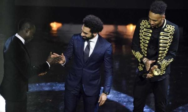   ارتفاع أسهم محمد صلاح بجائزة الأفضل فى العالم بعد غياب رونالدو عن الحفلة