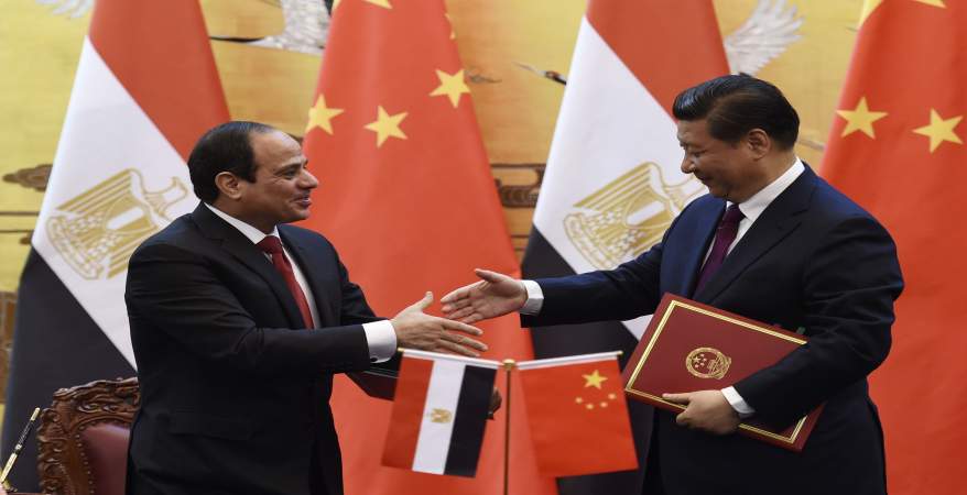   السيسي يشيد بتطور العلاقات الثنائية بين مصر والصين فور وصوله بكين