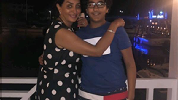   وفاء عامر تنشر صورا مع ابنها عمر على إنستجرام