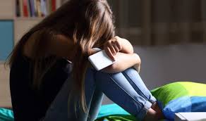   استطلاع: ثلثا فتيات بريطانيا تعرضن للتحرش
