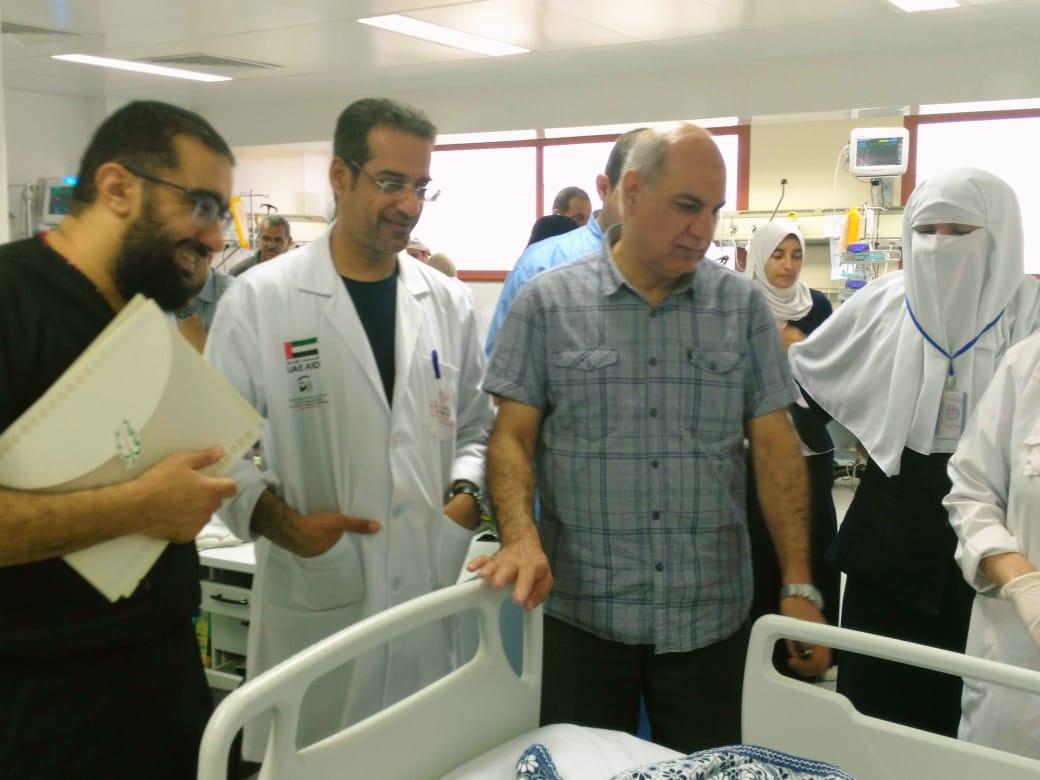    رئيس جامعة كفر الشيخ يطمئن على حالات جراحات «القلب المفتوح»