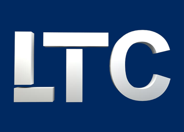 شاهد| مدير عام LTC يجتمع بالعاملين بالقناة بعد قرار إغلاقها ويعتذر للمشاهدين