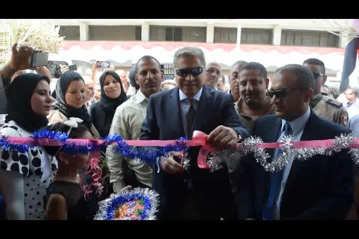   محافظ المنيا يفتتح معرض السلع والأدوات المدرسية بمدينة أبو قرقاص