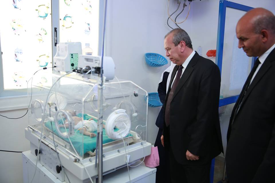   بالصور|| محافظ كفر الشيخ يطمئن على مستوى الخدمات بمستشفى دسوق العام  ويأمر بعلاج طفل 