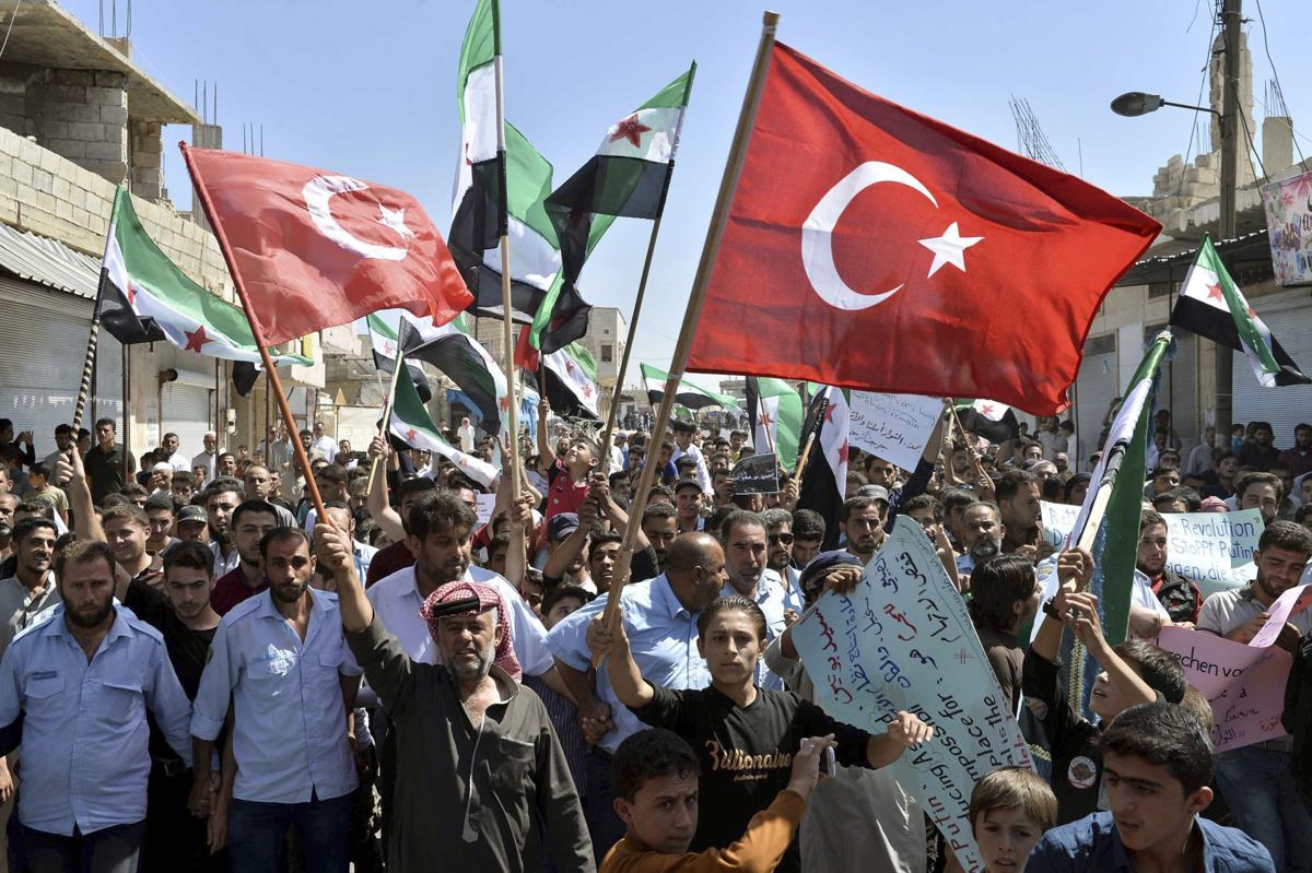   باحث فى الحركات الإسلامية: مظاهرات السوريين فى «إدلب» برعاية ودعم نظام أردوغان التركى