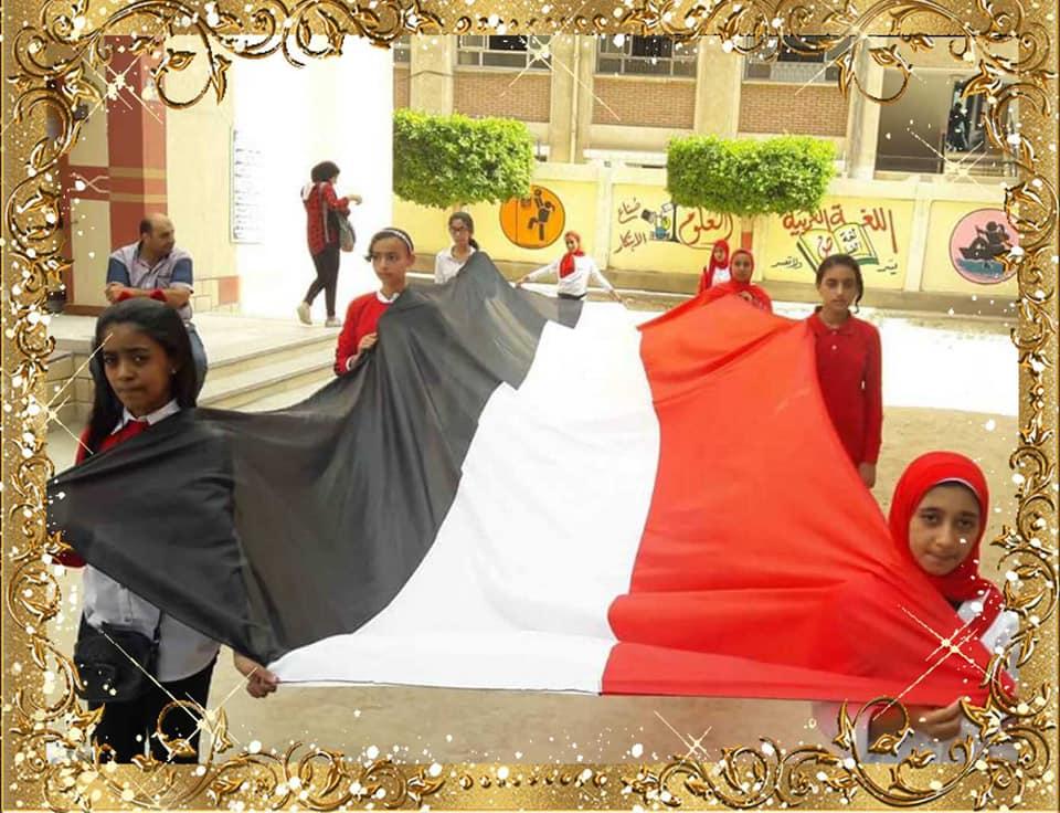   تكريم المتميزين في احتفالات نصر أكتوبر بتعليم دمياط 
