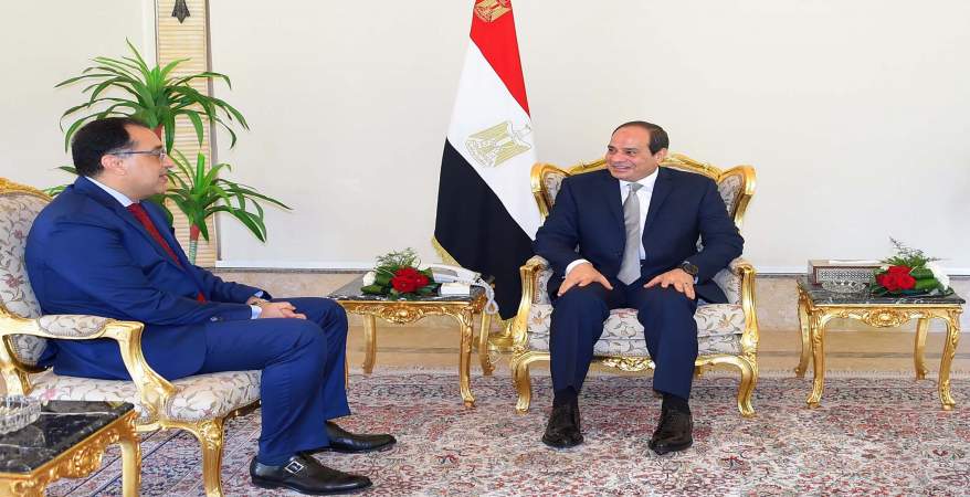   بسام راضى: الرئيس السيسى يلتقى مدبولى ووزير الاتصالات