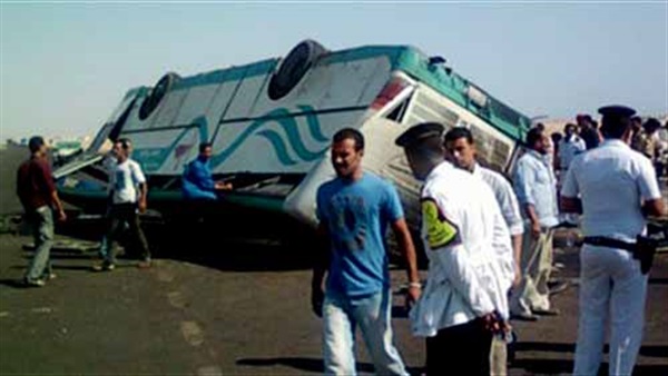   «الصحة» : إصابة 18 مواطنًا فى حادث  انقلاب أتوبيس بطريق القاهرة - الإسماعيلية الصحراوي