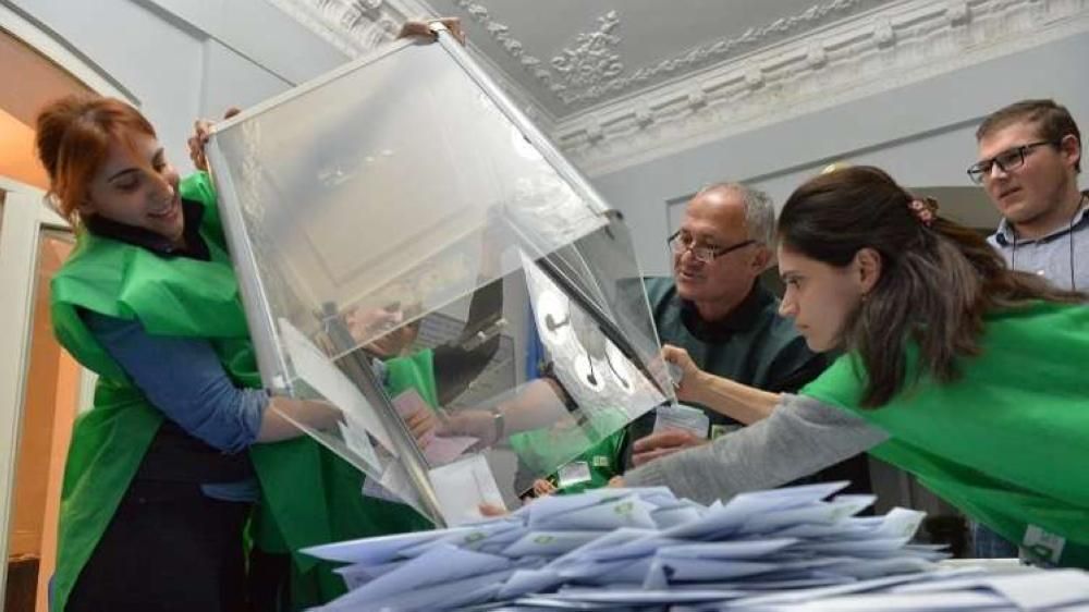   لجنة الانتخابات: نتيجة غير حاسمة تفضي لجولة إعادة في انتخابات رئاسة جورجيا