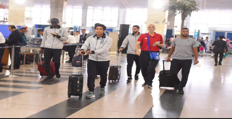   بعثة الأهلى تغادر مطار القاهرة إلى الجزائر