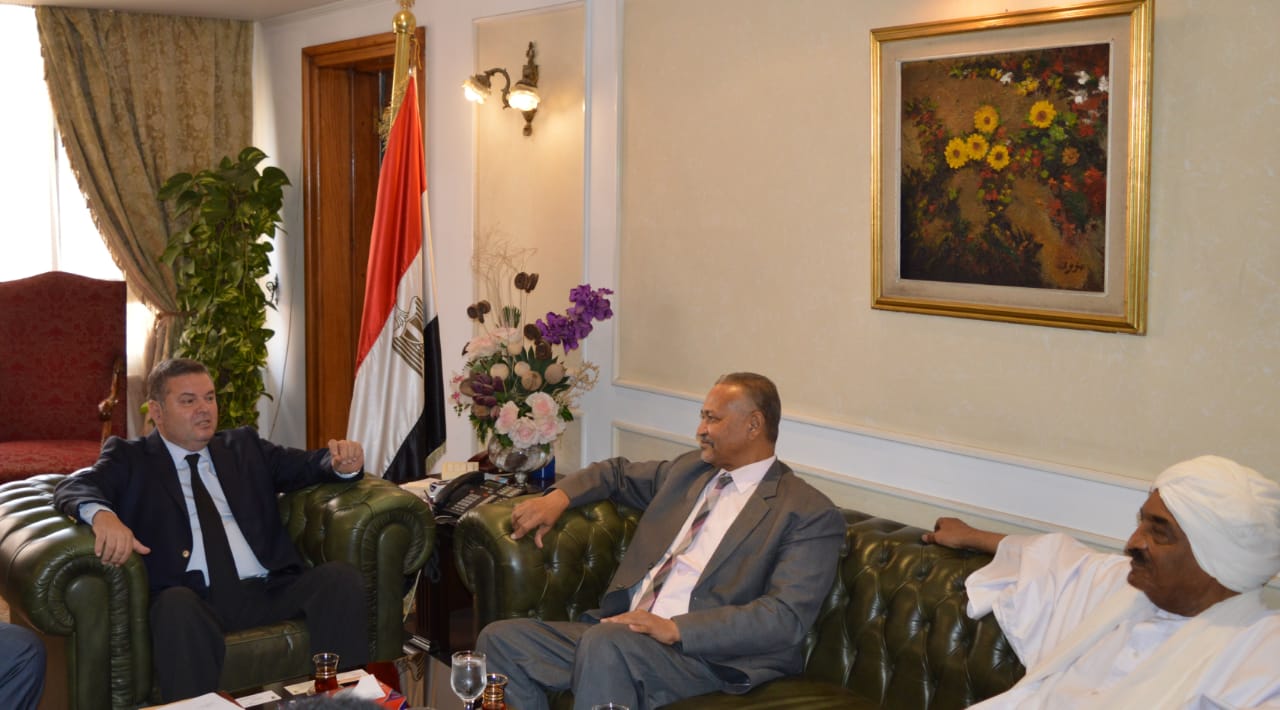   وزير قطاع الأعمال العام يستقبل وزير الدولة السوداني