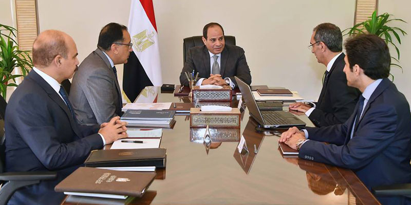   تفاصيل اجتماع الرئيس عبد الفتاح السيسى مع رئيس والوزراء ووزير الاتصلات