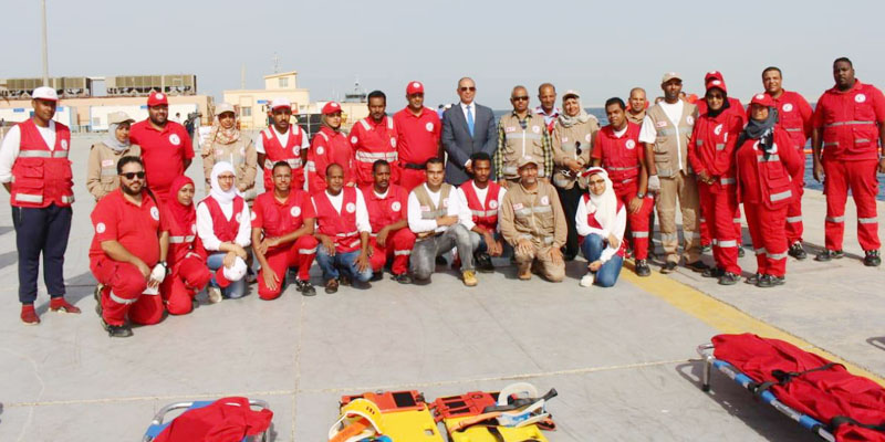   صور|| مركز البحث والإنقاذ الرئيسى للقوات المسلحة ينفذ التجربة «مصر - 5» لمحاكاة إنقاذ عبارة غارقة