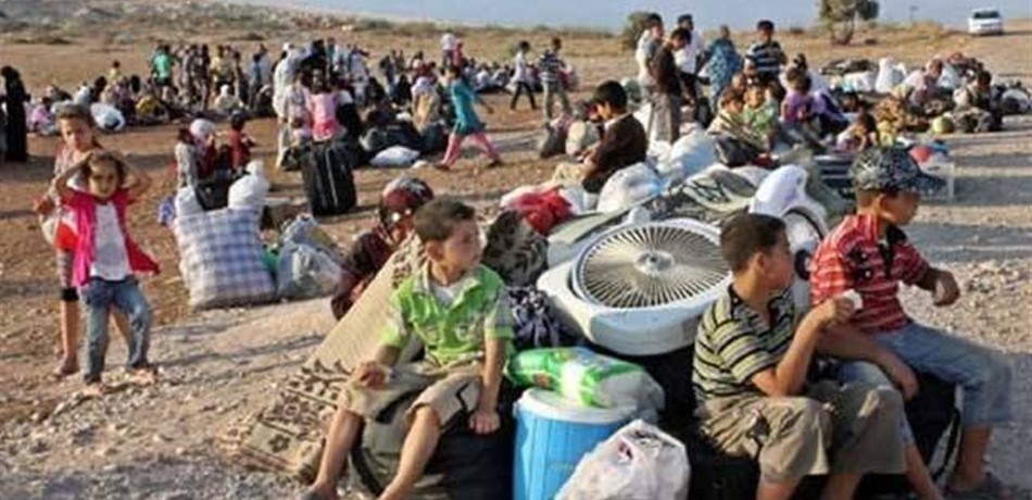   تفاقم معاناة آلاف النازحين السوريين في مخيم الركبان بسبب منع وصول الغذاء 