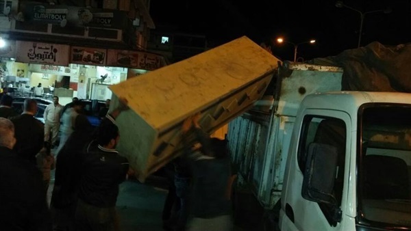   «أمن القاهرة» تشن حملة ليلية لإزالة كافة المظاهر العشوائية ورفع الإشغالات بالمعادى