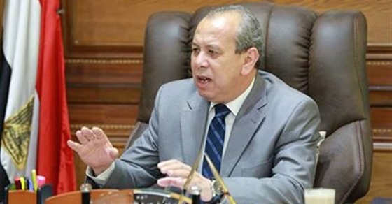   محافظ كفر الشيخ يدلى بصوته للاستفتاء على الدستور