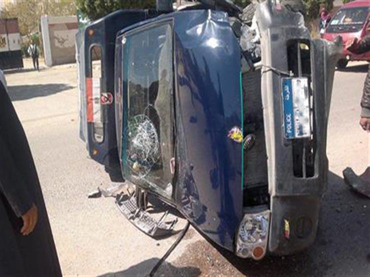   حادث انقلاب سيارة شرطة وإصابة عدد 4 مجندين