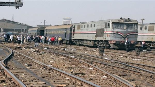   «نائب الواسطى» يطالب رئيس الوزراء بإنشاء كوبري مُشاة أعلى خط السكة الحديد 