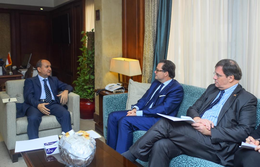   «نصار» يبحث مع سفير فرنسا بالقاهرة تعزيز علاقات الشراكة التجارية والاقتصادية بين البلدين خلال المرحلة المقبلة