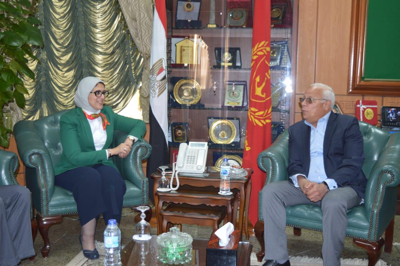   وزيرة الصحة ومحافظ بورسعيد يناقشان الخطة التنفيذية لمبادرة الرئيس للقضاء على فيروس «سى»
