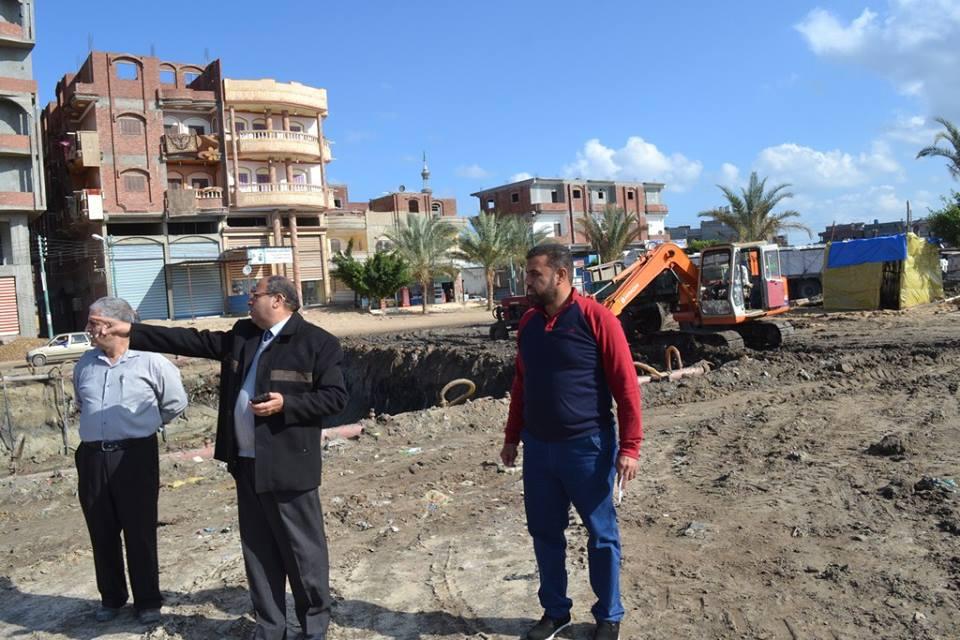   رئيس مدينة بلطيم يتابع الأعمال التمهيدية لبناء وحدة محلية بقرية الربع