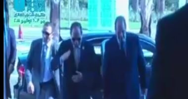   الرئيس السيسي يصل مقر انعقاد جلسات منتدى شباب العالم بشرم الشيخ