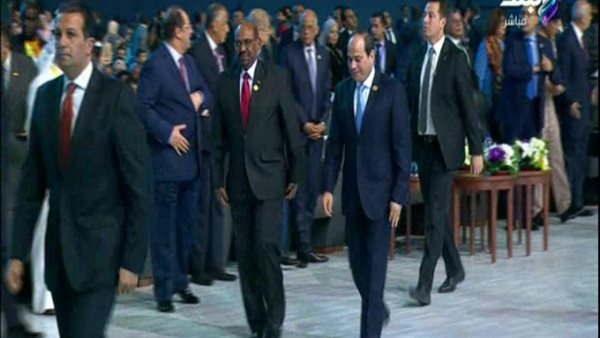   الرئيس السيسي يغادر جلسة توصيات منتدى شباب العالم