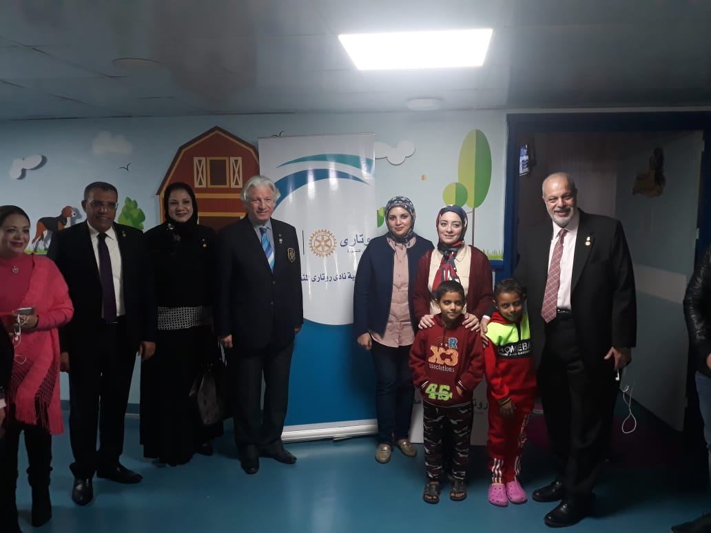   روتارى مصر يزور وحدة أورام الأطفال بمركز الأورام جامعة المنصورة 