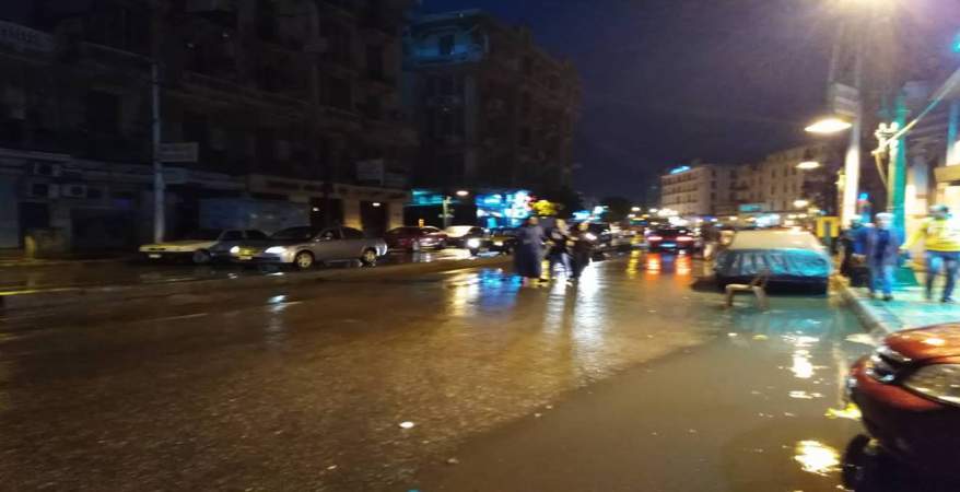   الأمطار تنهال على الإسكندرية الآن