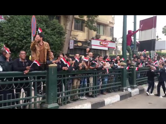   4 مشاهد من شوارع القاهرة.. هكذا أظهر المصريون محبتهم للشقيقة السعودية وترحيبهم بولى عهدها