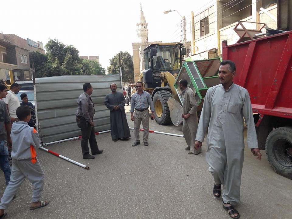   إزالة 182 حالة تعدي واشغالات من شوارع مدينة سمسطا ببني سويف